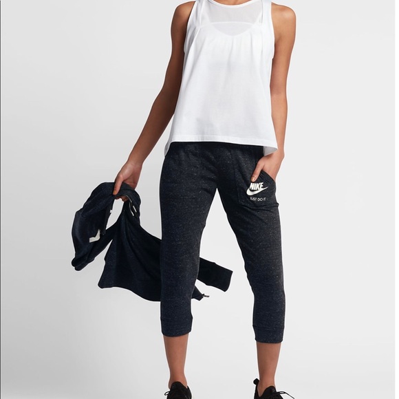 NWT Nike Gym Vintage Capris Size S - Picture 6 of 8